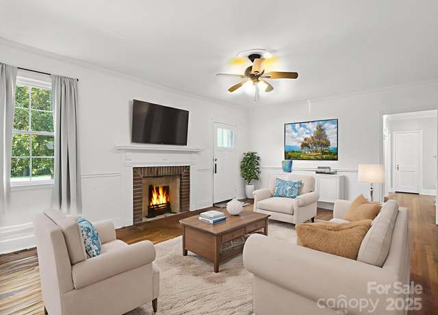 Property at 129 Francis Ave, Great Falls, SC 29055, 4 beds, 1.5 baths