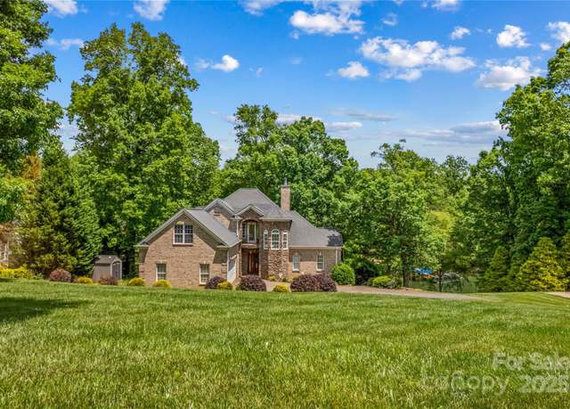 Property at 141 Ridge Top Rd, Mooresville, NC 28117, 3 beds, 3.5 baths