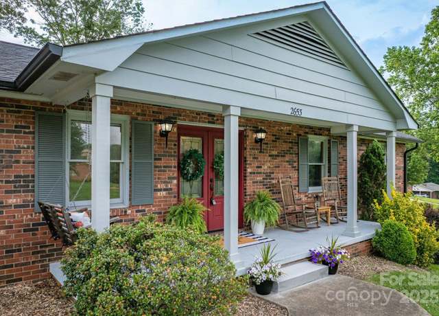 Property at 2653 Fairway Acres Cir, Lenoir, NC 28645, 3 beds, 2 baths