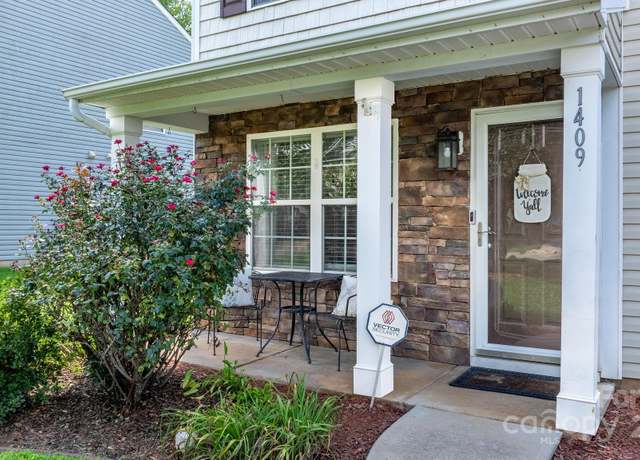 Property at 1409 River Run Rd, Lowell, NC 28098, 3 beds, 2.5 baths