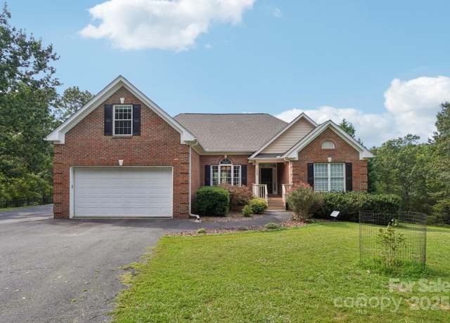 Property at 1025 Highland View Ln, Mill Spring, NC 28756, 4 beds, 4 baths