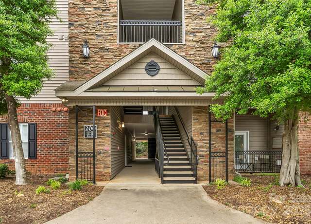 Property at 233 Appeldoorn Cir, Asheville, NC 28803, 2 beds, 2 baths