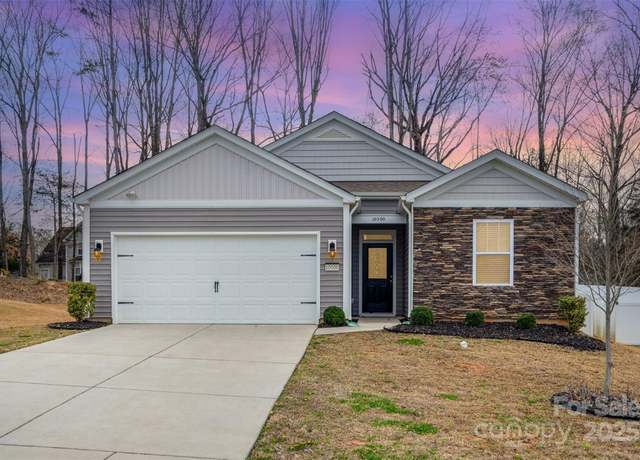 Property at 10500 Bradstreet Commons Way, Charlotte, NC 28215, 3 beds, 2 baths