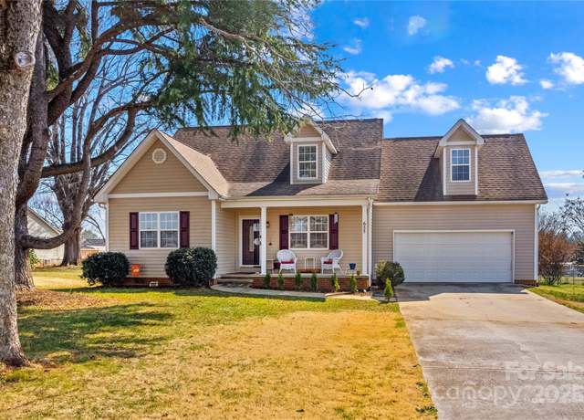 Property at 655 Mock Mill Rd, Statesville, NC 28677, 3 beds, 2.5 baths