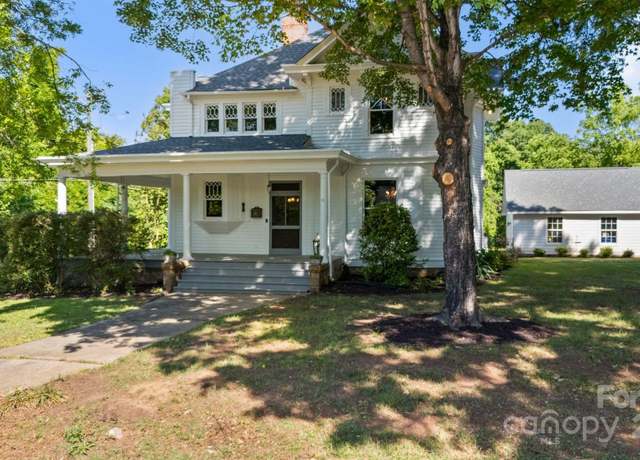 Property at 127 Charlotte St, Mooresville, NC 28115, 4 beds, 2.5 baths