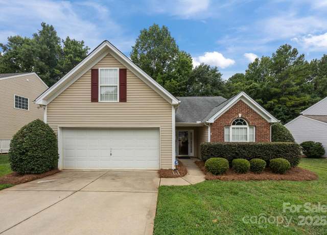 Property at 1614 Eagle Lake Dr, Fort Mill, SC 29707, 3 beds, 2 baths