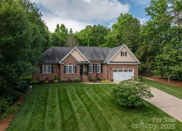 Property at 7988 Golf Course Dr N, Denver, NC 28037, 4 beds, 2.5 baths