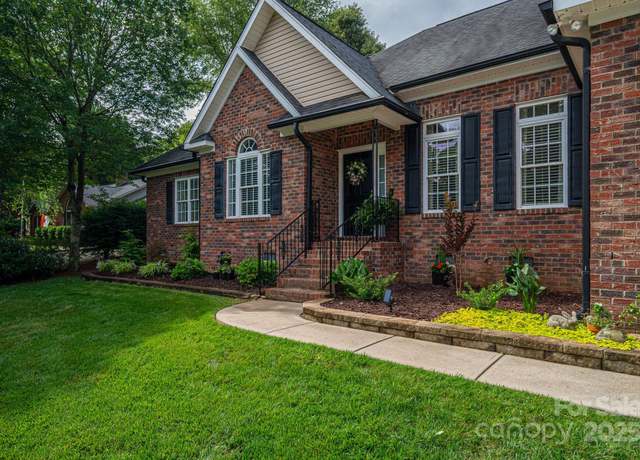 Property at 7988 Golf Course Dr N, Denver, NC 28037, 4 beds, 2.5 baths