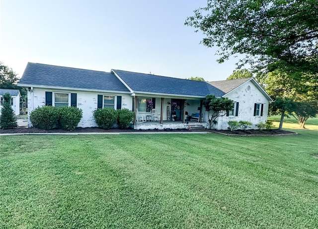 Property at 978 La Forest Ln, Concord, NC 28027, 3 beds, 2 baths