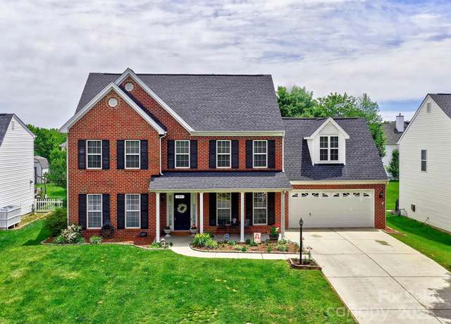 Property at 121 Royalton Rd, Mooresville, NC 28115, 4 beds, 2.5 baths