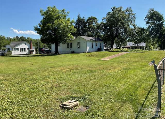 Property at 2138 SW Haven Cir, Lenoir, NC 28645, 2 beds, 1 bath
