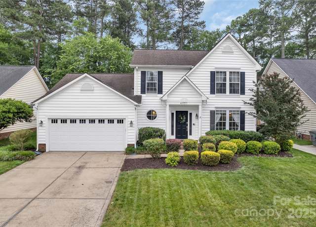 Property at 4407 Beauvista Dr, Charlotte, NC 28269, 3 beds, 2.5 baths