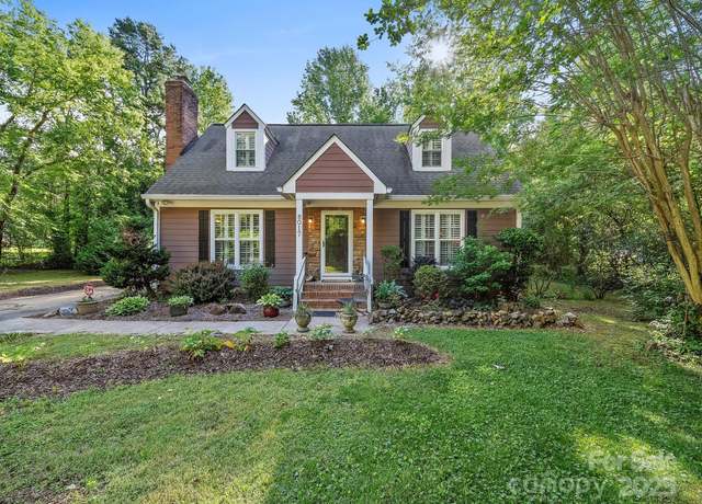 Property at 8017 Nathanael Greene Ln, Charlotte, NC 28227, 3 beds, 2 baths