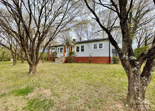 Property at 400 E 27th St, Kannapolis, NC 28083, 4 beds, 2 baths
