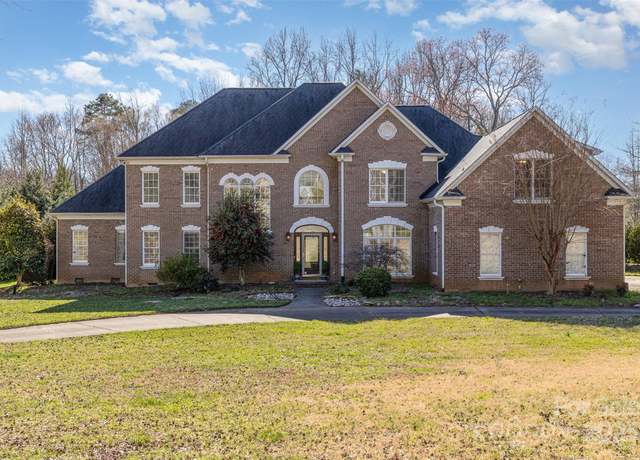 Property at 4316 Mourning Dove Dr, Matthews, NC 28104, 4 beds, 4.5 baths