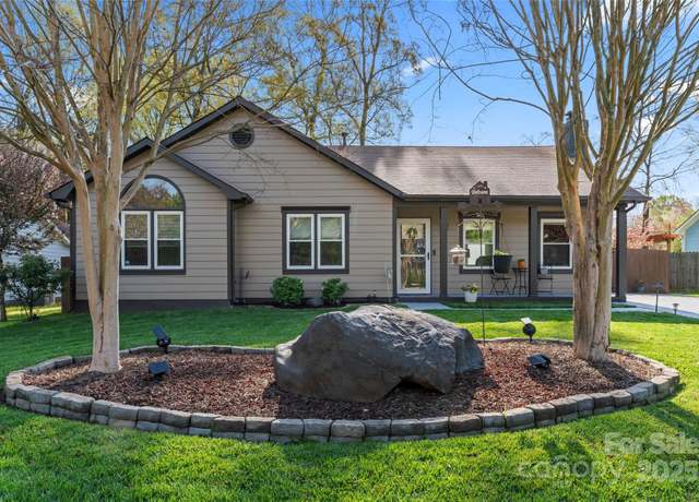 Property at 14827 Smith Rd, Charlotte, NC 28273, 3 beds, 2 baths