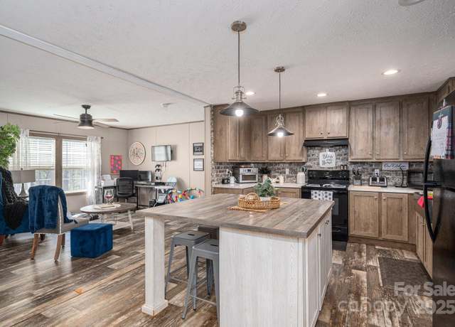 Property at 980 Lakeland Ave, Lincolnton, NC 28092, 3 beds, 2 baths