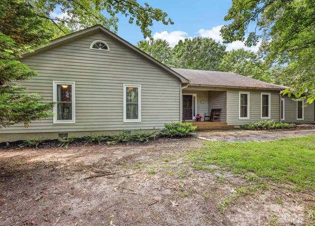 Property at 17501 Youngblood Rd, Charlotte, NC 28278, 3 beds, 2 baths