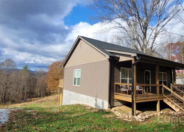 Property at 132 Connestee Rd, Brevard, NC 28712, 2 beds, 1 bath