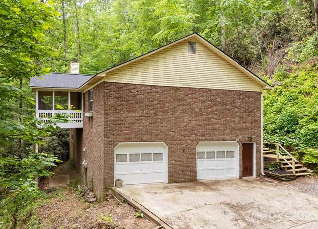 Property at 608 Surrey Glen Cir, Hendersonville, NC 28739, 3 beds, 2 baths