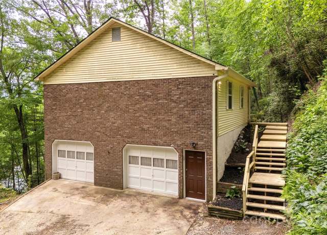 Property at 608 Surrey Glen Cir, Hendersonville, NC 28739, 3 beds, 2 baths