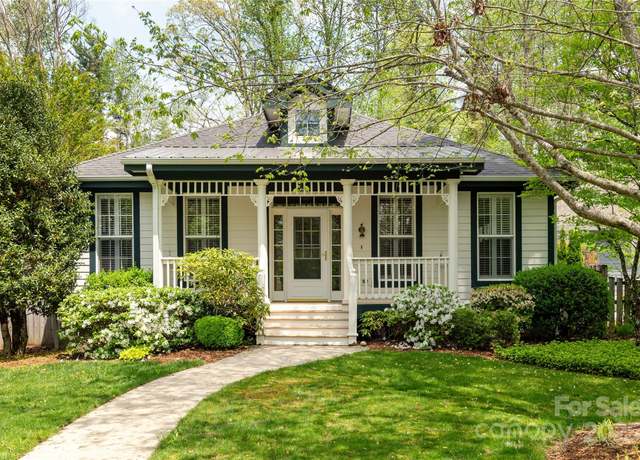 Property at 6 Stepping Stone Ln, Flat Rock, NC 28731, 3 beds, 2 baths