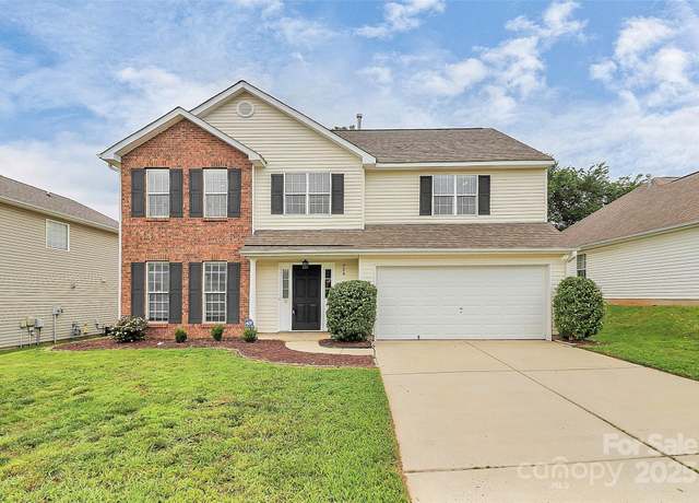 Property at 720 Reigate Rd, Charlotte, NC 28262, 3 beds, 2.5 baths