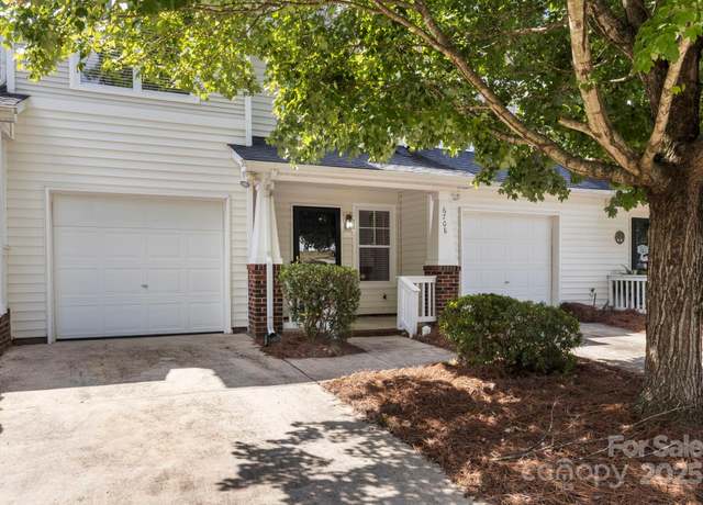 Property at 6708 Vlosi Dr, Charlotte, NC 28226, 2 beds, 2.5 baths