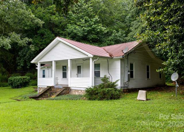 Property at 9521 Cruso Rd, Canton, NC 28716, 3 beds, 1 bath