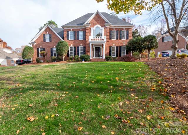 Property at 3714 Radbourne Blvd, Charlotte, NC 28269, 4 beds, 3.5 baths