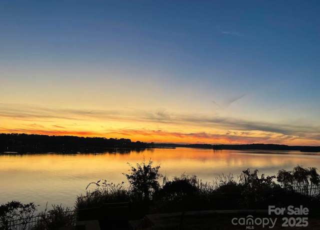 Property at 31009 Executive Pt, Tega Cay, SC 29708, 4 beds, 3 baths