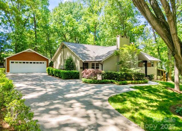 Property at 5719 Doncaster Dr, Charlotte, NC 28211, 3 beds, 2.5 baths