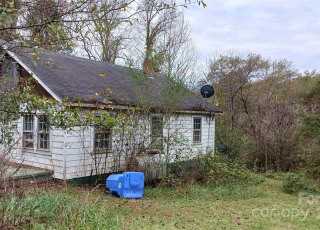 Property at 1002 S Main St, Rutherfordton, NC 28139, 3 beds, 1 bath