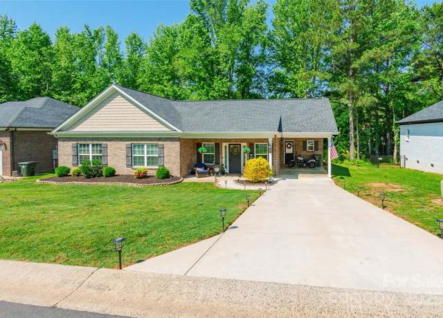 Property at 137 Ole Eastpointe Dr, York, SC 29745, 3 beds, 2 baths