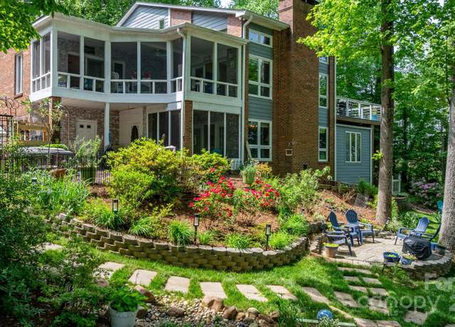 Property at 4647 16th Street Pl NE, Hickory, NC 28601, 4 beds, 3.5 baths