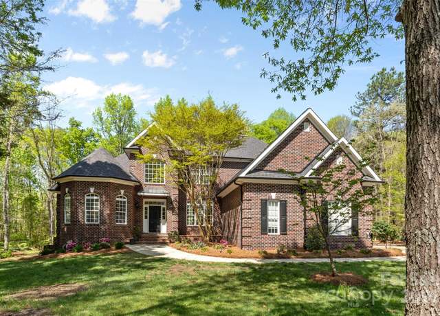 Property at 2731 Laugenour Pl, Kannapolis, NC 28081, 5 beds, 4.5 baths