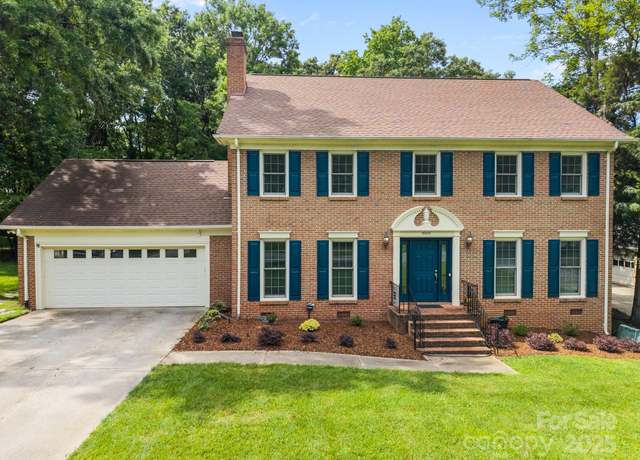 Property at 9001 Peyton Randolph Dr, Charlotte, NC 28277, 4 beds, 2.5 baths