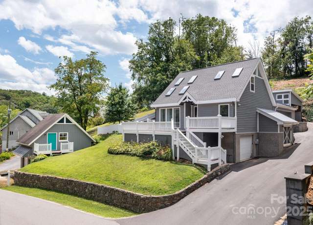 Property at 207 Jonestown Rd, Asheville, NC 28804, 2 beds, 2.5 baths