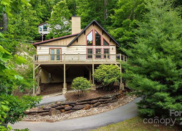 Property at 13 Miners Trace Rd, Burnsville, NC 28714, 2 beds, 3 baths