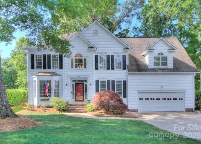 Property at 1202 Foxfield Rd, Waxhaw, NC 28173, 5 beds, 2.5 baths