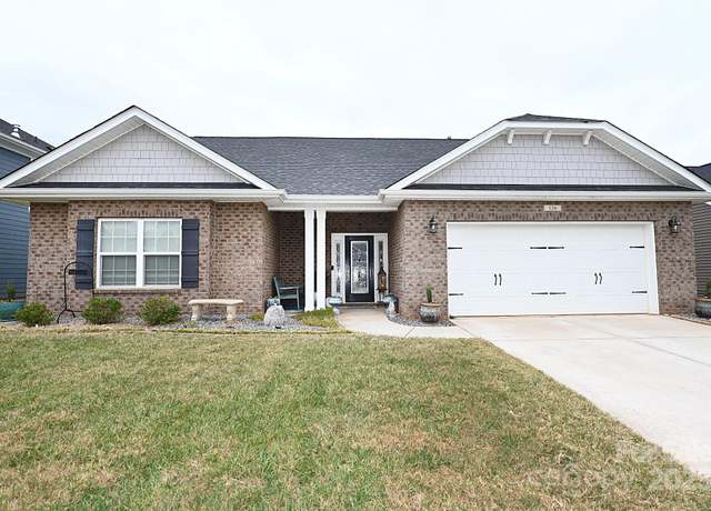 Property at 126 Fleming Dr, Statesville, NC 28677, 5 beds, 3 baths