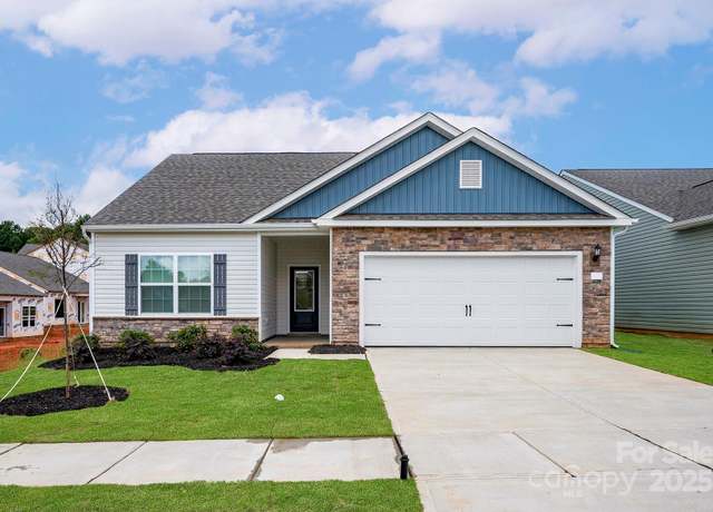 Property at 7101 Jerimoth Dr, Charlotte, NC 28215, 3 beds, 2 baths