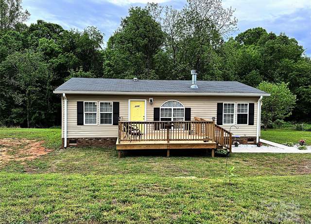 Property at 2170 Watson Rd, Lenoir, NC 28645, 3 beds, 2 baths