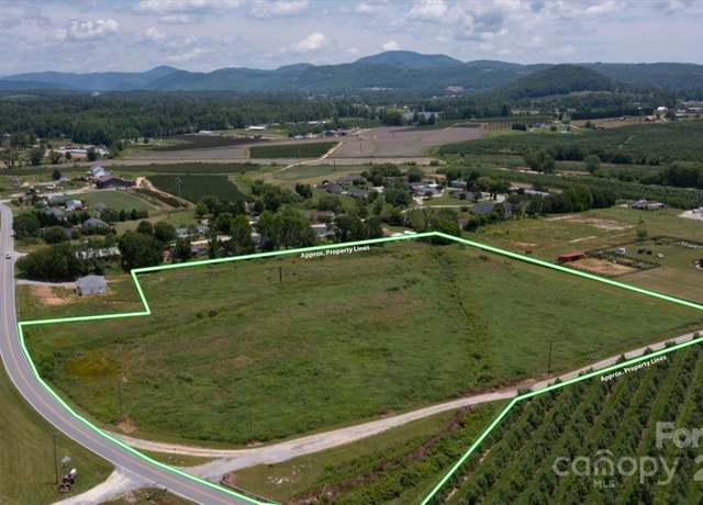 Property at 999 Pace Rd, Hendersonville, NC 28792