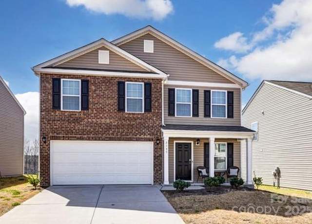 Property at 2135 Eastway Dr, Dallas, NC 28034, 3 beds, 2.5 baths