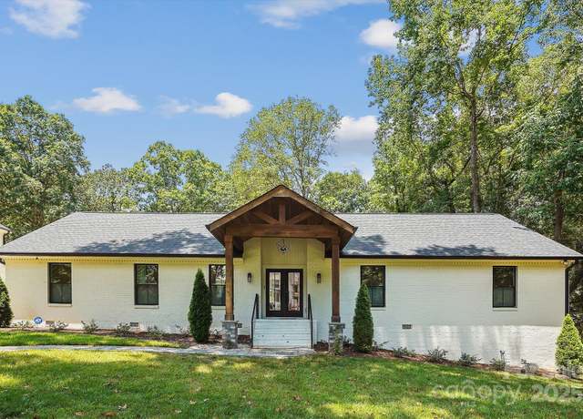 Property at 1118 Crestbrook Dr, Charlotte, NC 28211, 4 beds, 3 baths