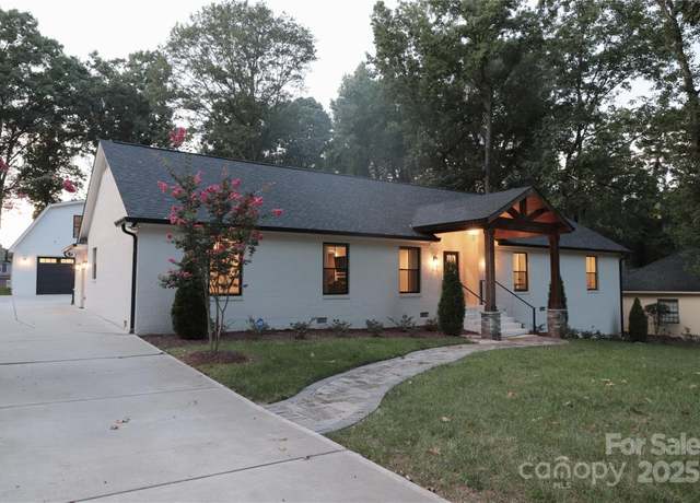 Property at 1118 Crestbrook Dr, Charlotte, NC 28211, 4 beds, 3 baths