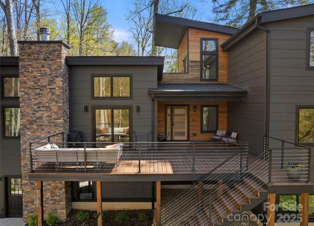 Property at 146 Timber Creek Rd, Hendersonville, NC 28739, 3 beds, 3.5 baths