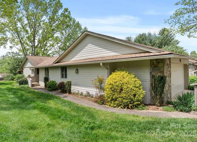 Property at 120 Cloverleaf Ln, Asheville, NC 28803, 3 beds, 2 baths