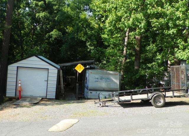 Property at 124 Oak St, New London, NC 28127